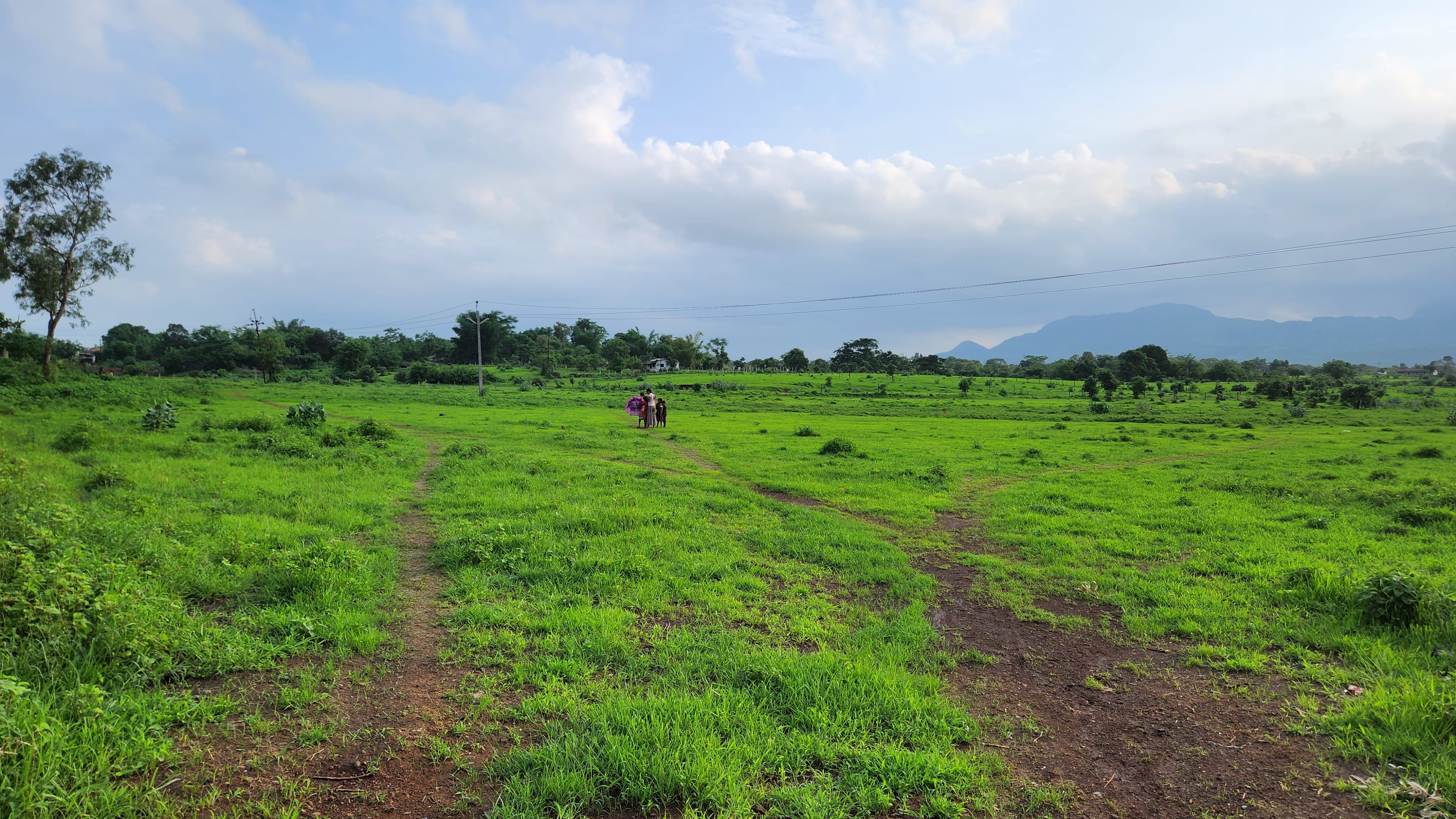 10 Acre + agriculture land for sale 10 Km from Karjat.
