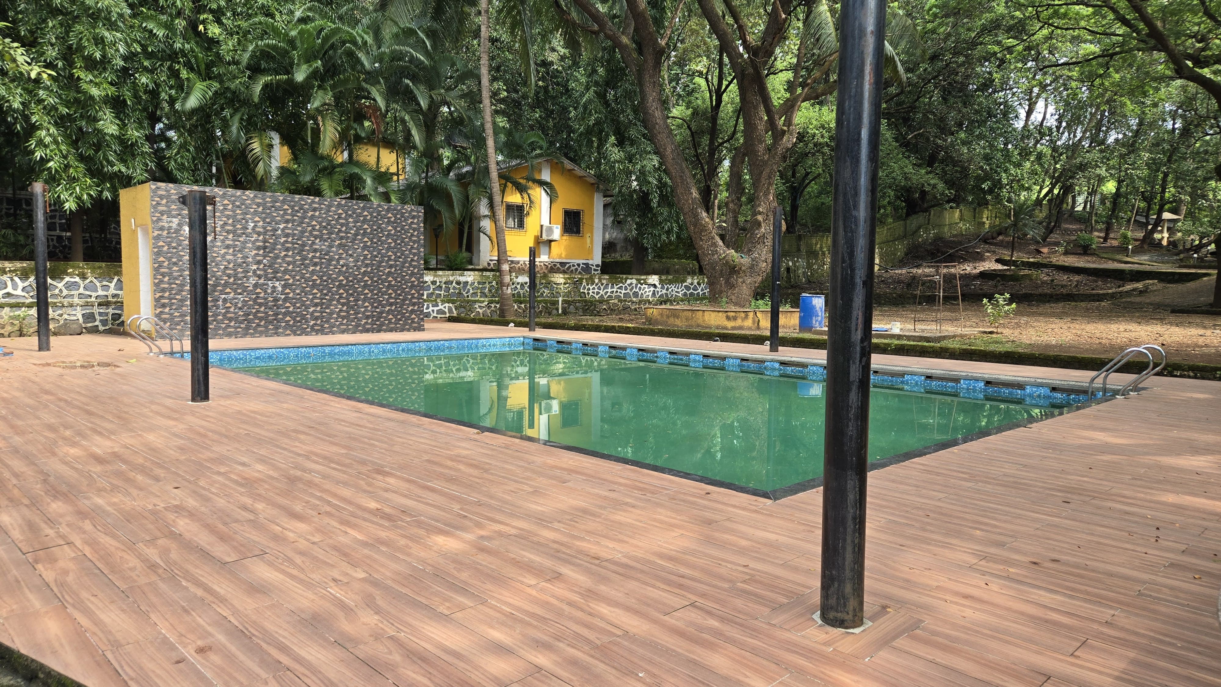 115 Guntha Resort for sale at Khalapur. 1km from Old Mumbai-Pune Highway.