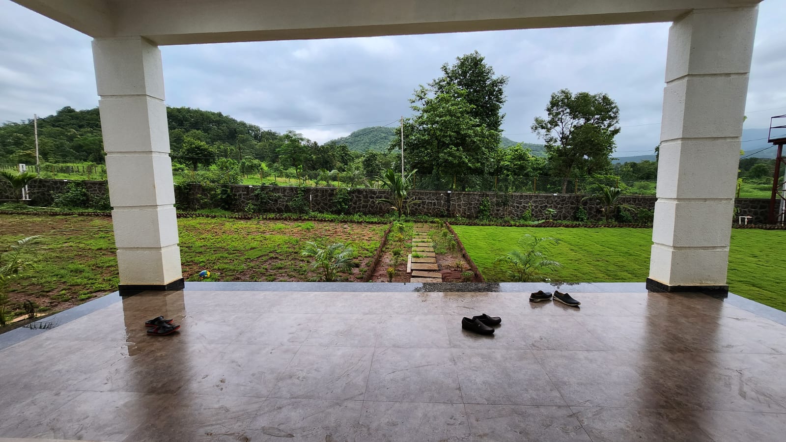 20 guntha 4bhk Farmhouse for sale 15km from Karjat station.