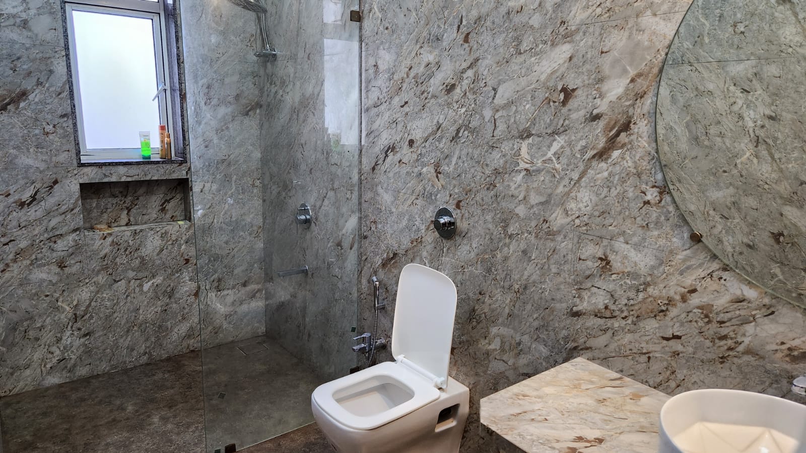 20 guntha 4bhk Farmhouse for sale 15km from Karjat station.