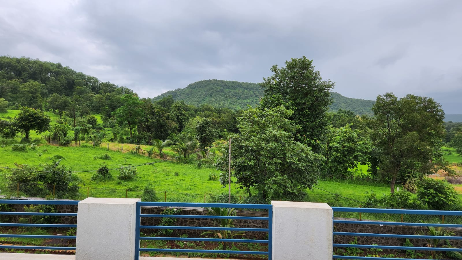 20 guntha 4bhk Farmhouse for sale 15km from Karjat station.