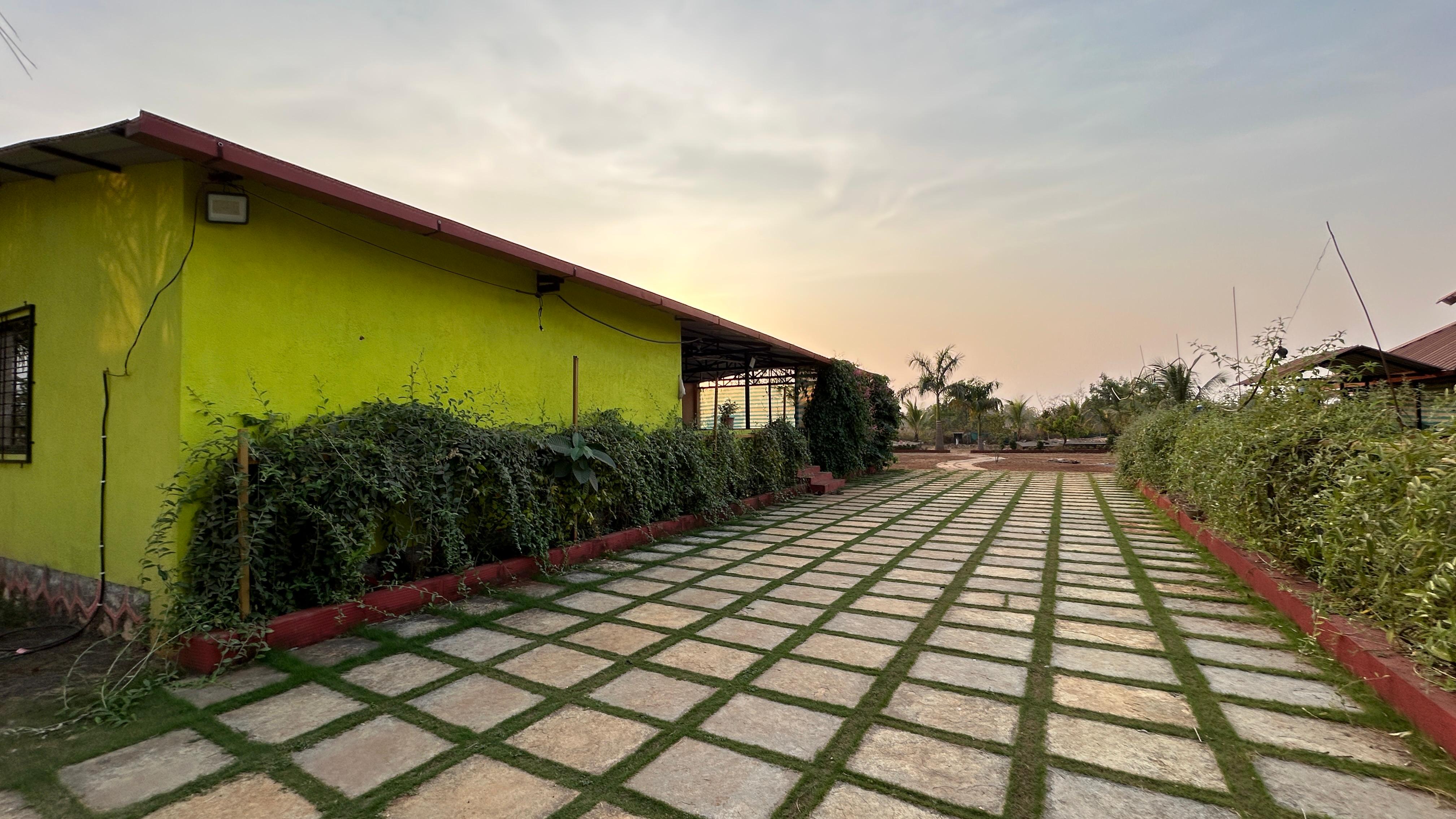 42 guntha 3 BHK Farmhouse For sale in karjat.