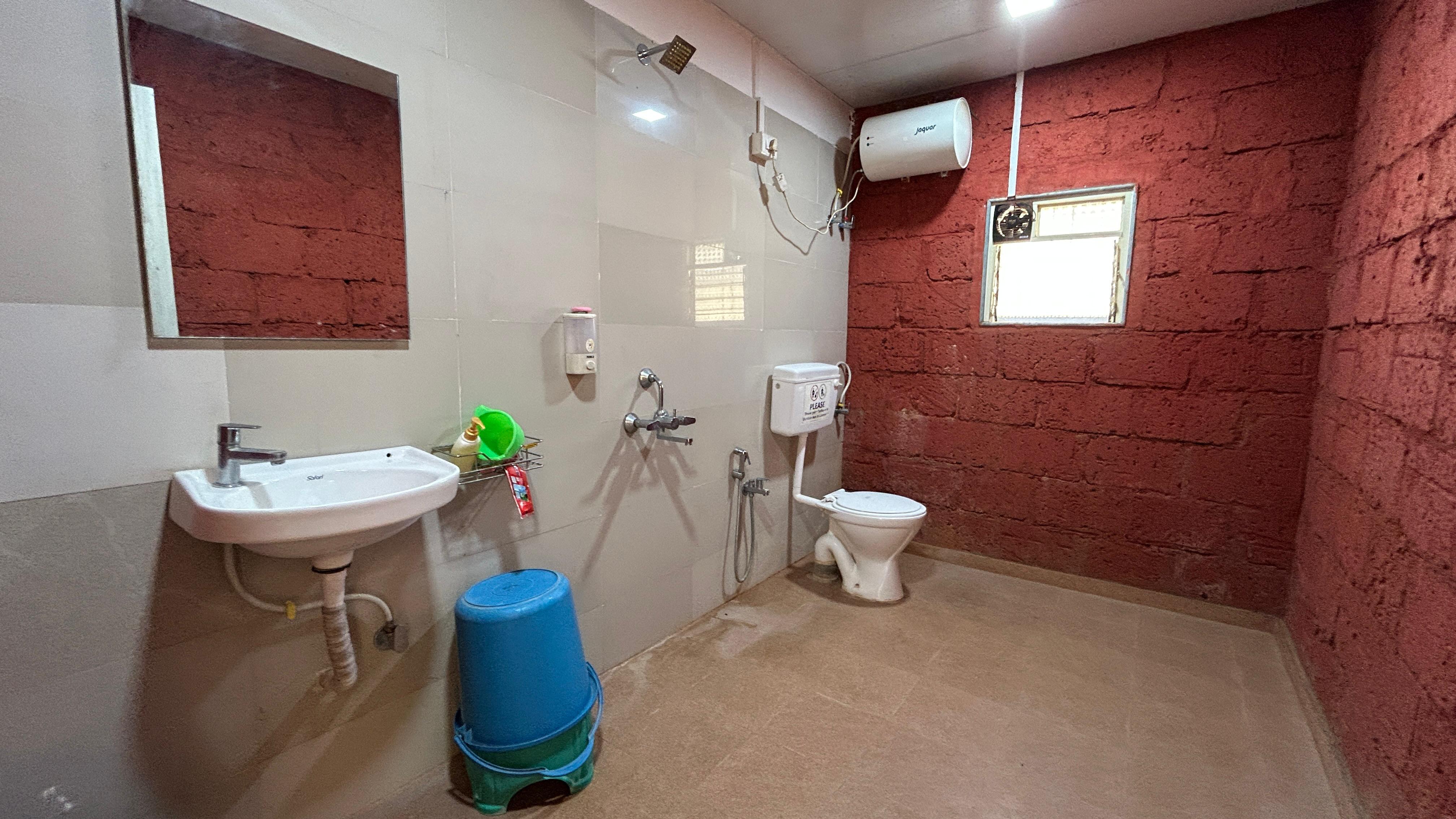 21 Guntha 4 Bhk Ready Farmhouse for sale in karjat near tata road, with big pool